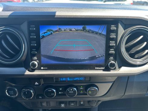 Used 2022 Toyota Tacoma TRD Sport AWD/4WD image 16