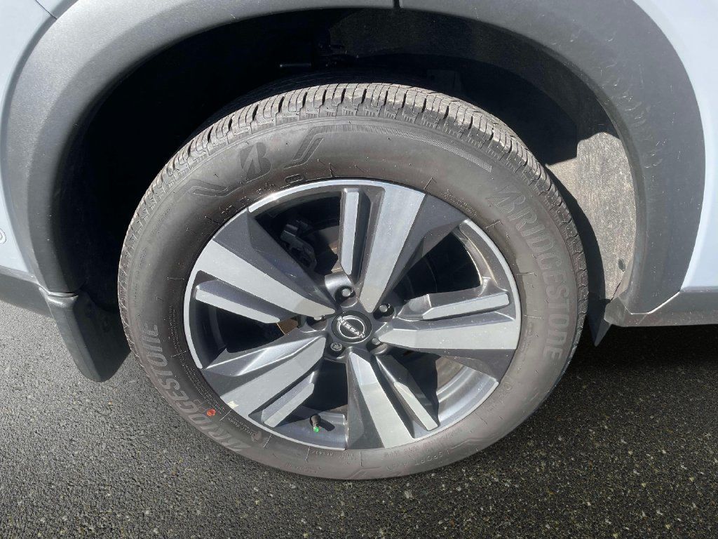 Used 2023 Nissan Rogue SL w/ SL Premium Package FWD image 9