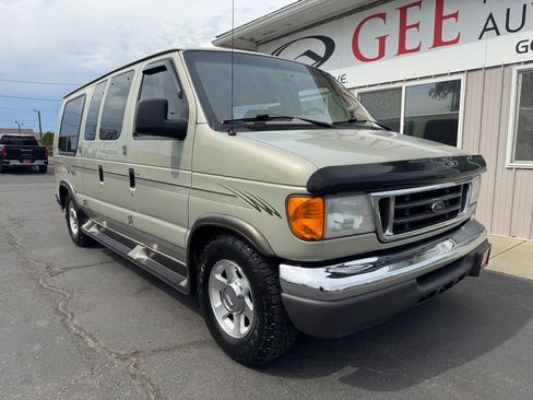Used 2006 Ford E-150 and Econoline 150 RWD image 9