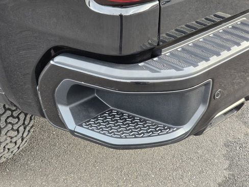 Used 2020 GMC Sierra 1500 AT4 w/ AT4 Carbonpro Edition image 15