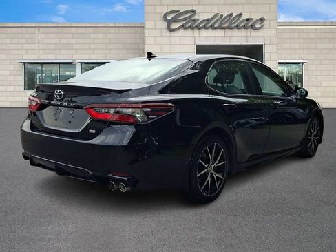 Used 2022 Toyota Camry SE FWD image 7