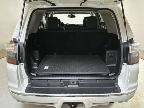 Used 2018 Toyota 4Runner Limited AWD/4WD image 18