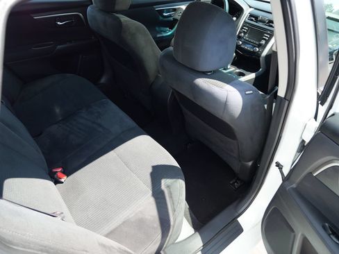 Used 2015 Nissan Altima 2.5 SV FWD image 22