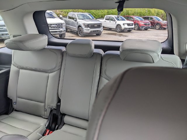 Certified 2025 Ford Expedition Active AWD/4WD image 22