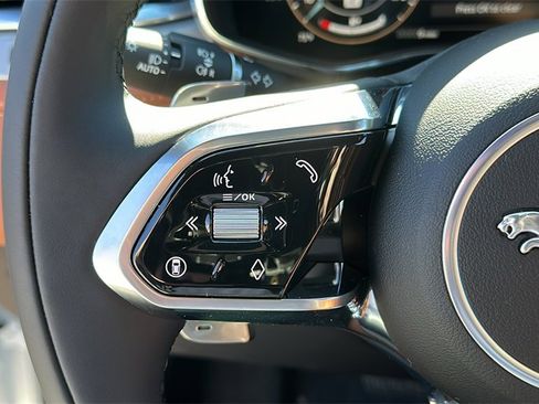 New 2026 Jaguar F-PACE R-Dynamic S image 15