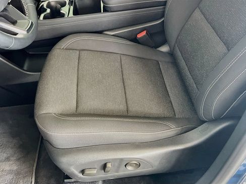 Used 2026 Chevrolet Traverse LT FWD image 19