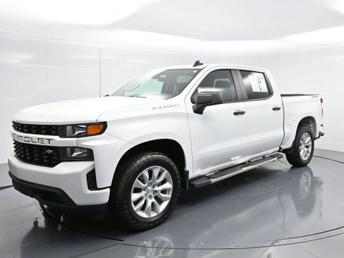 Used 2022 Chevrolet Silverado 1500 Custom w/ Safety Confidence Package image 3