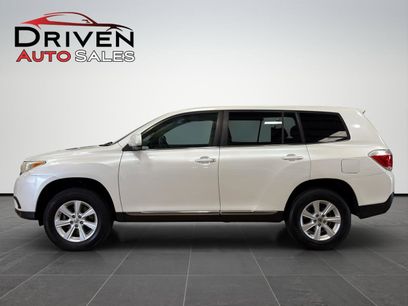 Used 2011 Toyota Highlander 2WD w/ Tow Pkg