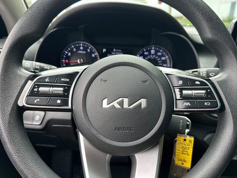Certified 2023 Kia Forte LXS image 18