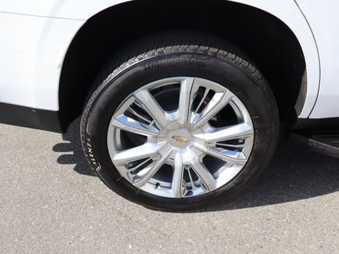 Used 2024 Chevrolet Tahoe High Country AWD/4WD image 43