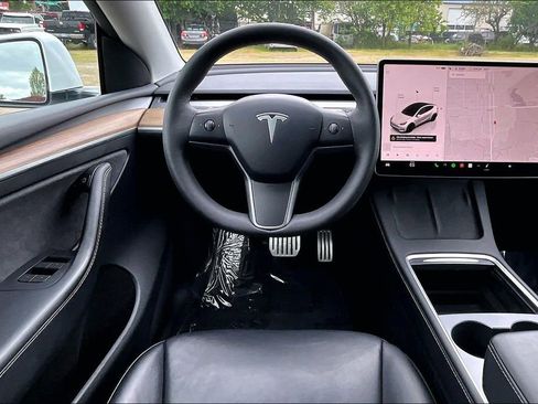 Used 2022 Tesla Model Y Performance AWD/4WD image 6