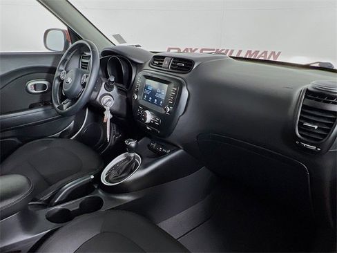 Used 2019 Kia Soul + image 34