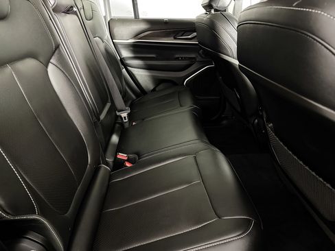 Used 2023 Jeep Grand Cherokee 30th Anniversary image 36