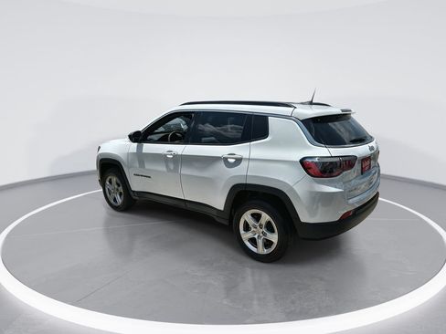 Used 2023 Jeep Compass Latitude w/ Convenience Group AWD/4WD image 6