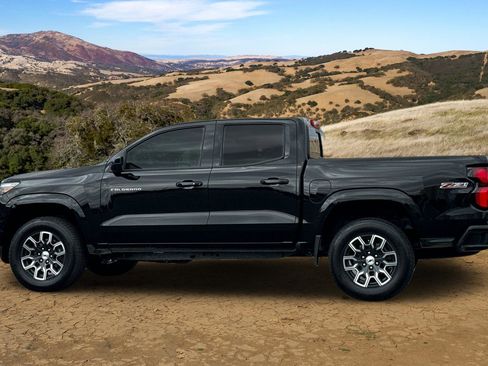 Used 2023 Chevrolet Colorado Z71 w/ Z71 Convenience Package 2 image 7