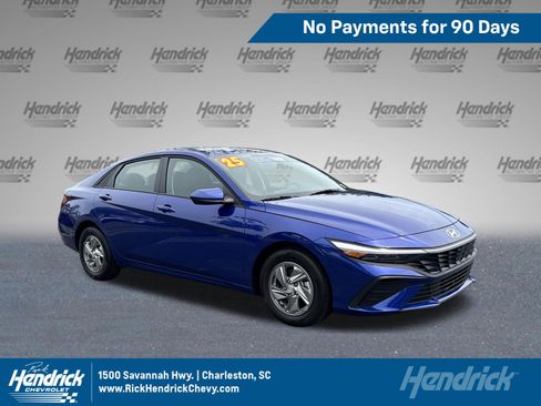 Used 2025 Hyundai Elantra SE FWD image 1