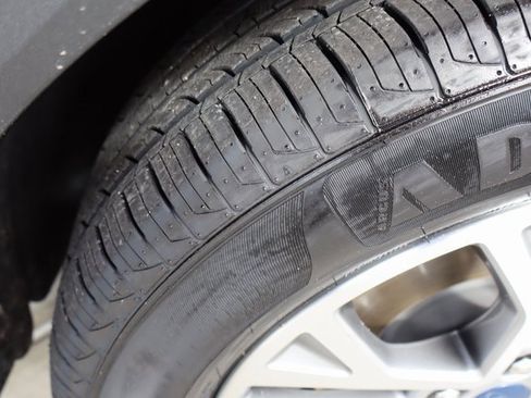 Used 2022 Ford Escape SEL image 50