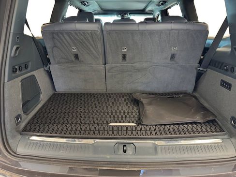 Used 2024 Jeep Grand Wagoneer Series III AWD/4WD image 19
