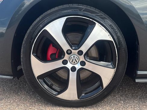 Used 2016 Volkswagen GTI SE FWD image 15