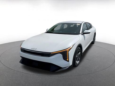 Used 2025 Kia K4 LXS image 7