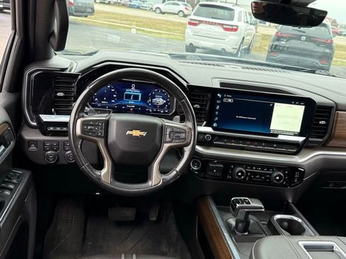 Used 2022 Chevrolet Silverado 1500 High Country w/ High Country Premium Package image 6