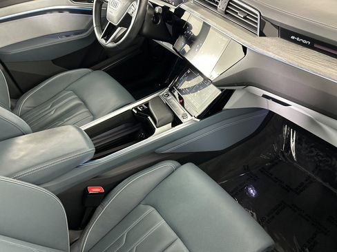Used 2023 Audi e-tron Prestige w/ Prestige Package image 15