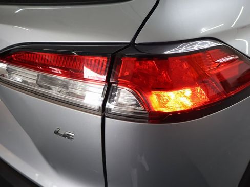 Used 2022 Toyota Corolla Cross LE image 28