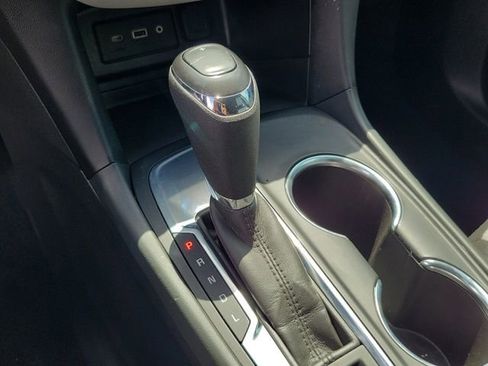 Used 2021 Chevrolet Equinox LT image 25