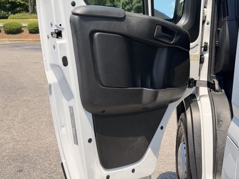 Used 2025 RAM ProMaster 2500 w/ Convenience Group FWD image 27