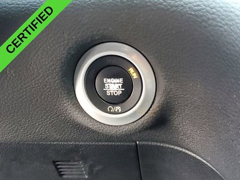 Used 2019 Chrysler Pacifica Limited w/ S Appearance Package image 17