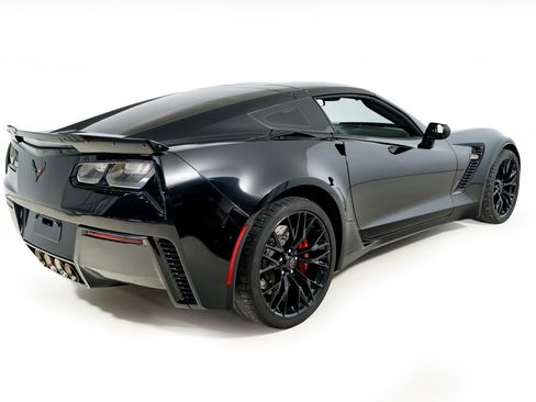 Used 2016 Chevrolet Corvette Z06 w/ 3LZ Preferred Equipment Group image 9