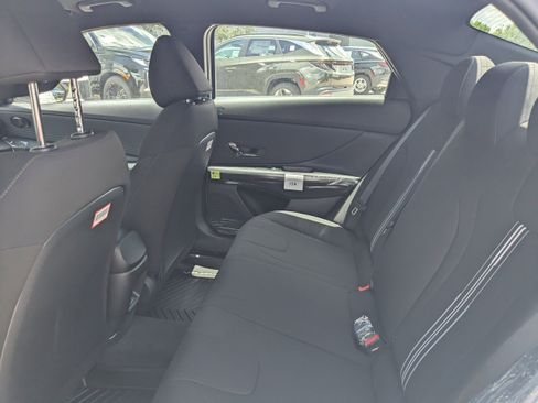 New 2025 Hyundai Elantra SEL image 13