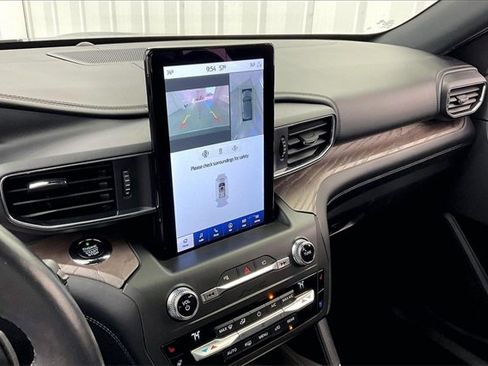 Used 2020 Ford Explorer Platinum w/ Premium Technology Package image 28