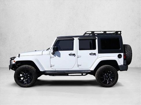 Used 2017 Jeep Wrangler Unlimited Sahara w/ Connectivity Group AWD/4WD image 9