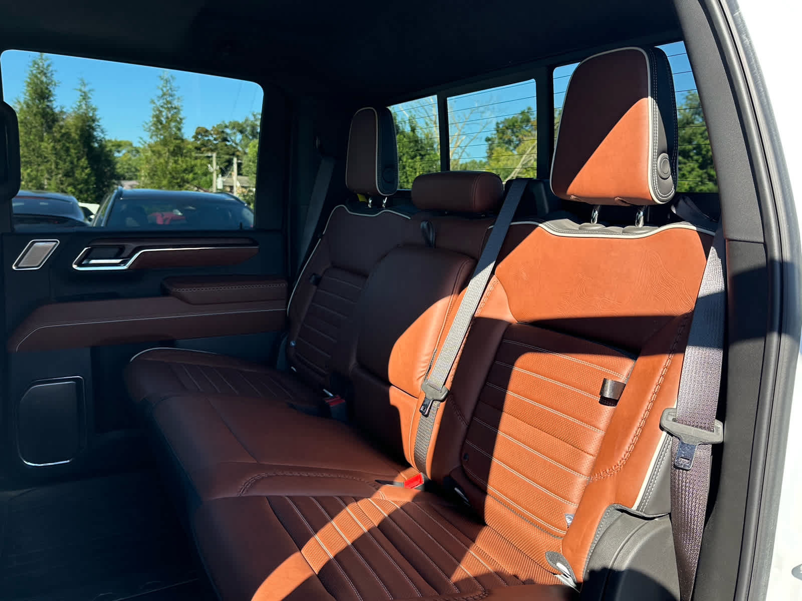 Used 2024 GMC Sierra 2500 Denali Ultimate w/ Snow Plow Prep/Camper Package AWD/4WD image 15