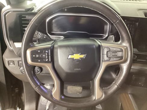 Used 2022 Chevrolet Silverado 1500 High Country w/ High Country Premium Package AWD/4WD image 17