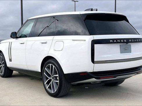 New 2026 Land Rover Range Rover SE image 3