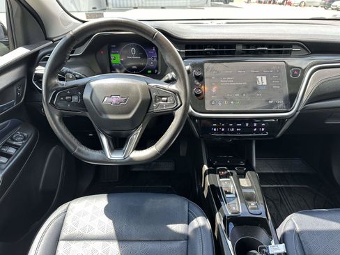 Used 2023 Chevrolet Bolt EUV LT w/ Convenience Package FWD image 10