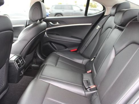 Used 2022 Genesis G70 2.0T RWD image 36