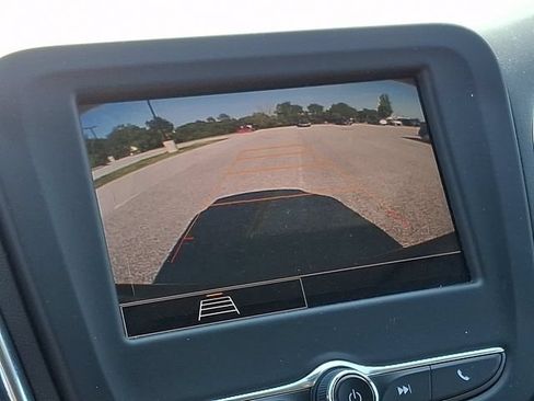 Used 2023 Chevrolet Equinox LT AWD/4WD image 4