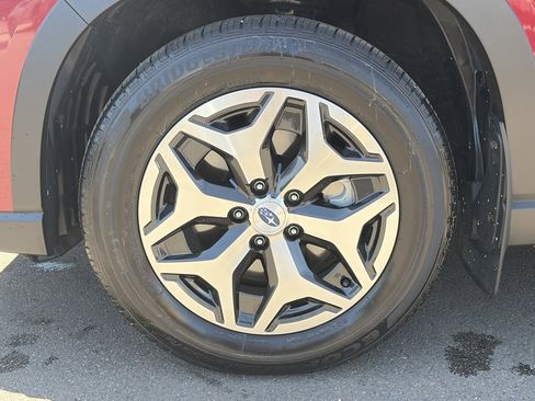 Used 2023 Subaru Forester Premium AWD/4WD image 18