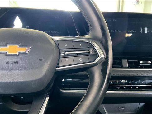 Used 2025 Chevrolet Equinox LT AWD/4WD image 9