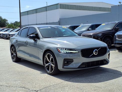 Used 2024 Volvo S60 B5 Plus AWD/4WD image 9