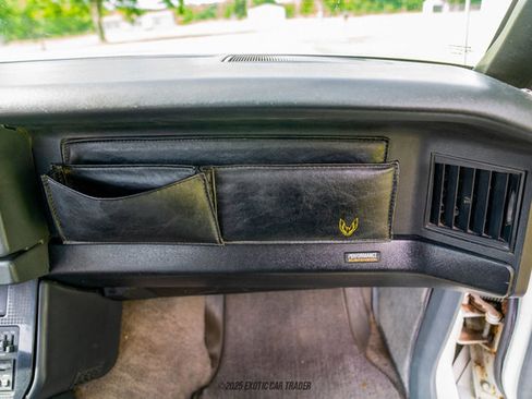 Used 1989 Pontiac Firebird Trans Am RWD image 40