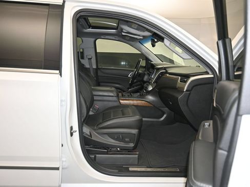 Used 2019 GMC Yukon XL Denali w/ Denali Ultimate Package AWD/4WD image 29