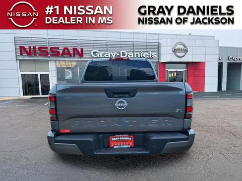 Certified 2024 Nissan Frontier SL w/ Technology Package RWD image 6