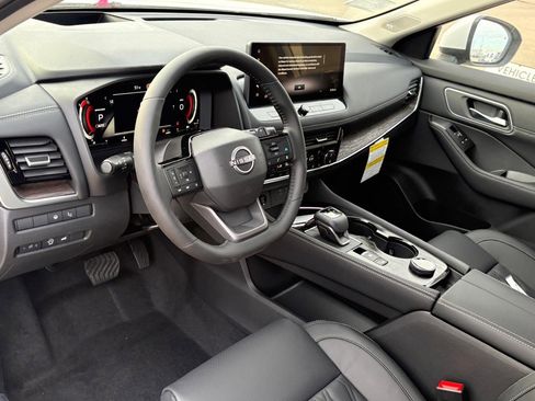 New 2026 Nissan Rogue Platinum image 14