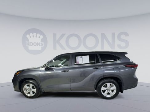 Used 2025 Toyota Highlander LE AWD/4WD image 7