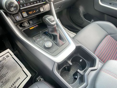 Used 2022 Toyota RAV4 XSE w/ Weather Package image 21