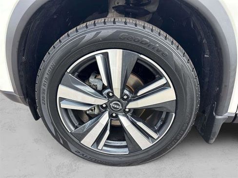 Certified 2023 Nissan Rogue SL image 7